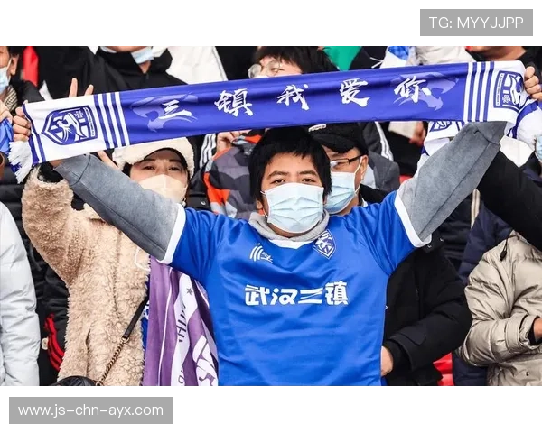 武汉三镇边线的推进几度令对方后防告急